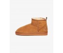 SUPERDRY Mini bottes en daim Sherpa sur cosmo-lepuy.fr